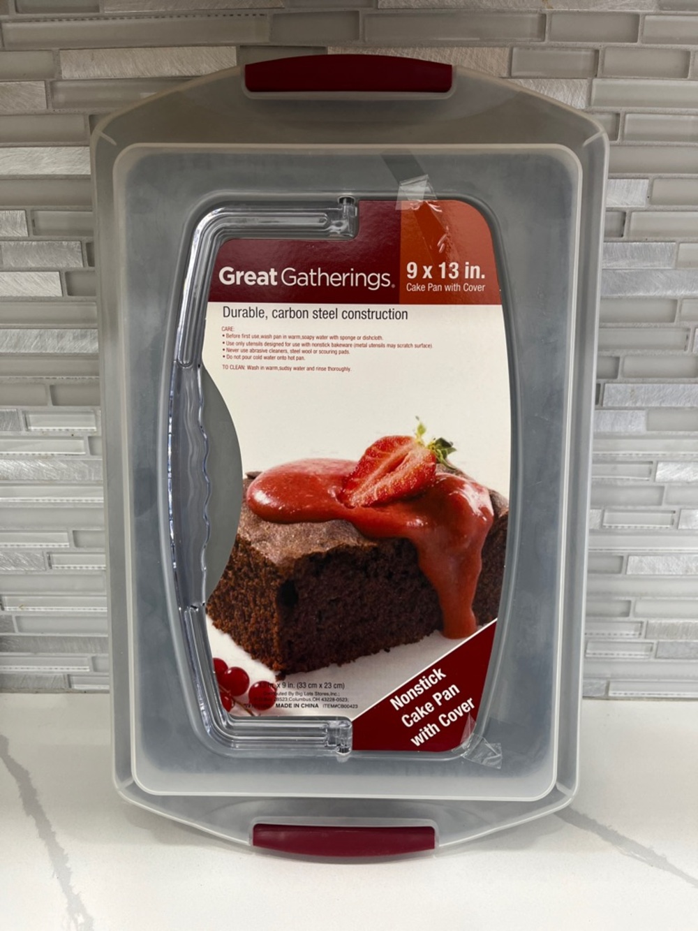 9 x 13 in. Nonstick Cake Pan with Cover - Gray and Red